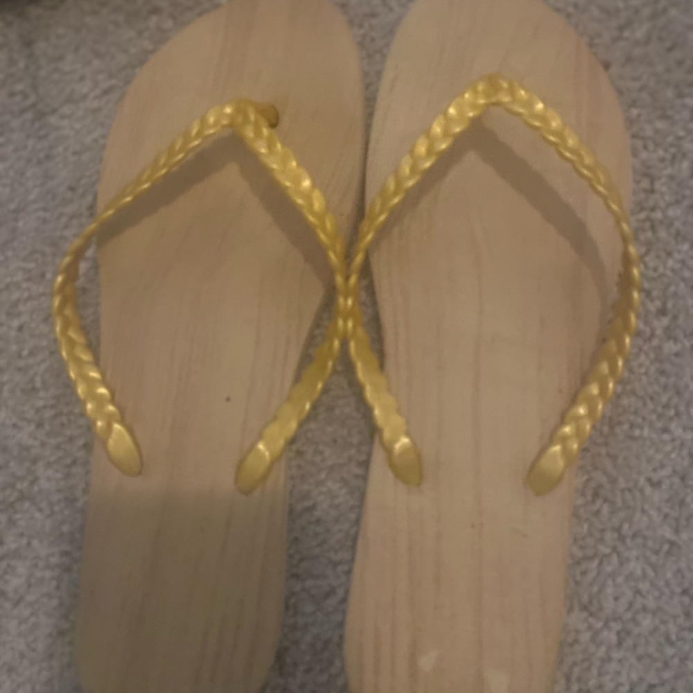 Elegant Gold Women's Sandals